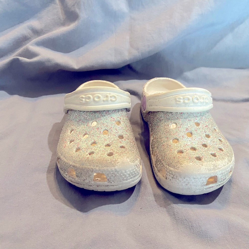 Toddler Croc’s multicolored glitter size 7